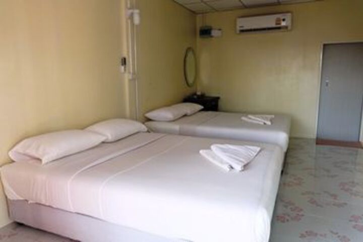 Room 16 of 32
