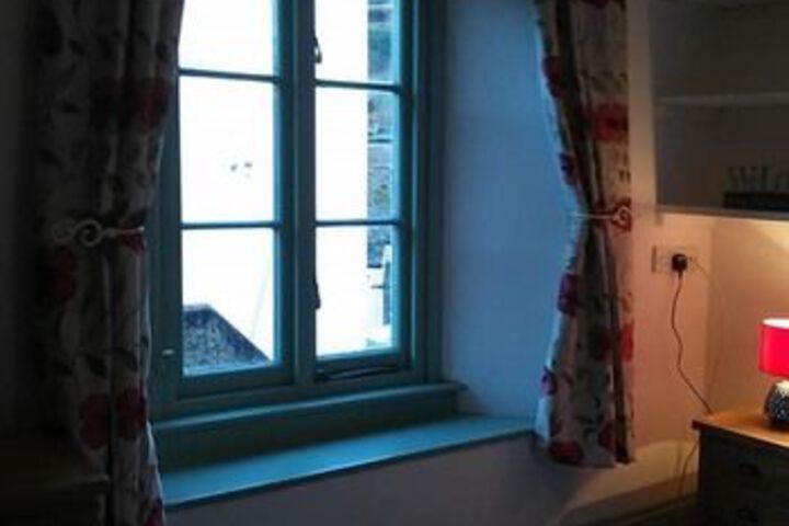 Room 10 of 31