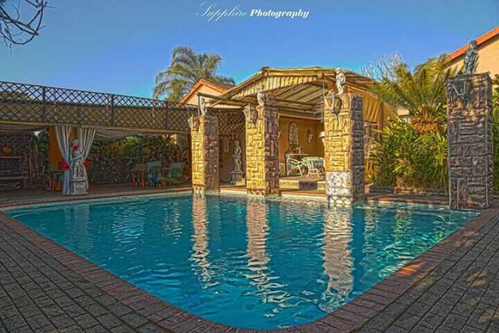 Hotel Pool