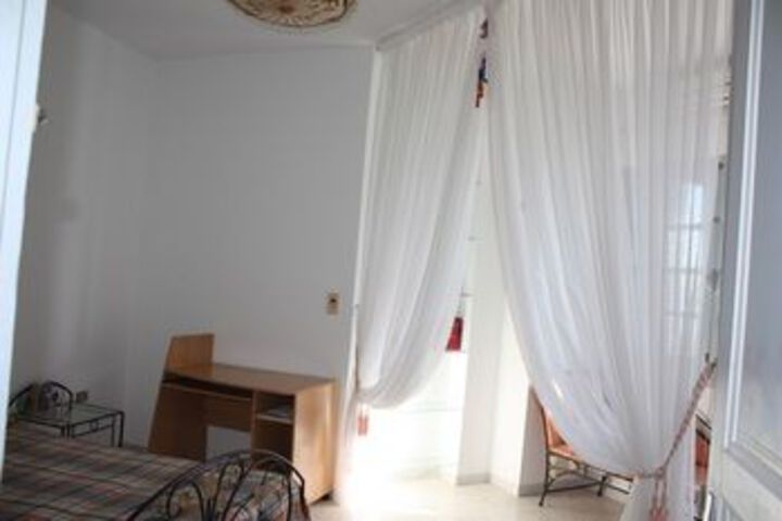 Room 10 of 19