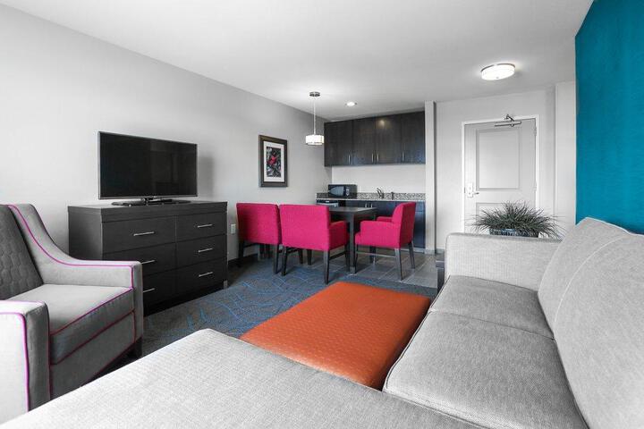 Suite Accessible (1 of 5)