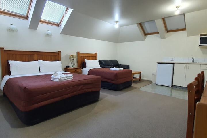 Room 3 of 53