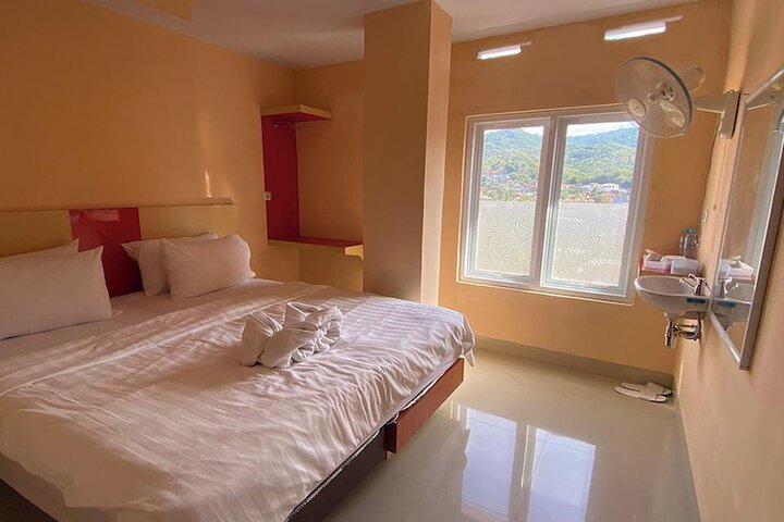Room 12 of 34