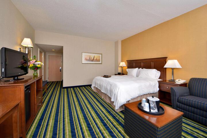 1 King Bed (2 of 9)