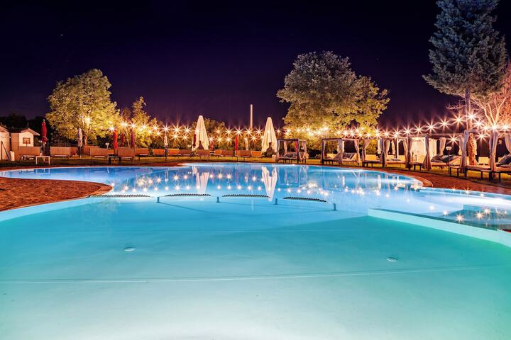 Pool 60 of 98