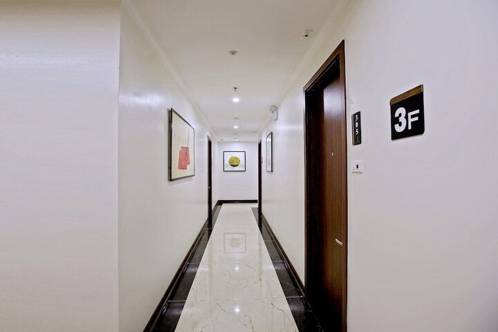 Ballroom/Hall 50 of 54