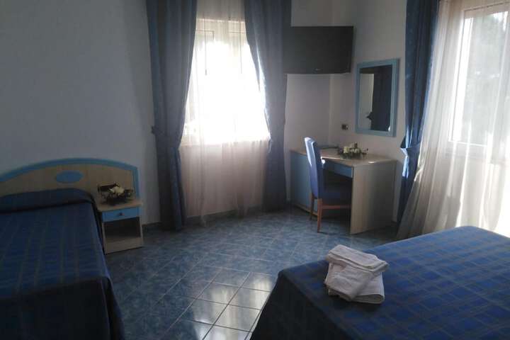 Room 15 of 52