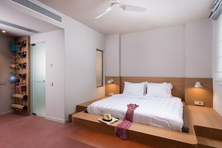 Room 15 of 79