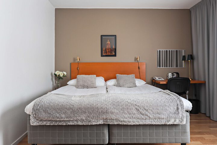 Room 11 of 51