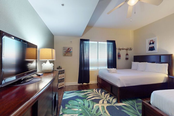 Room 5 of 163