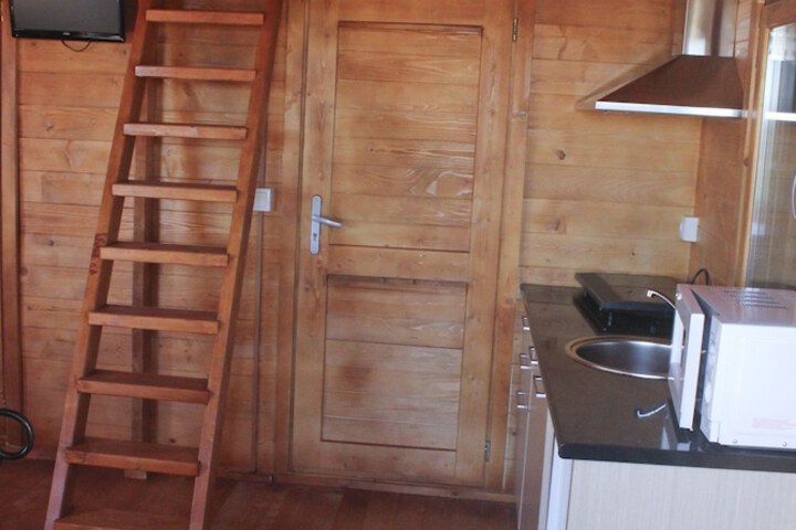 Room 4 of 28