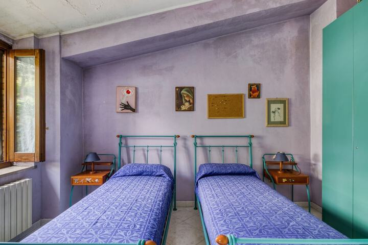 Room 5 of 40