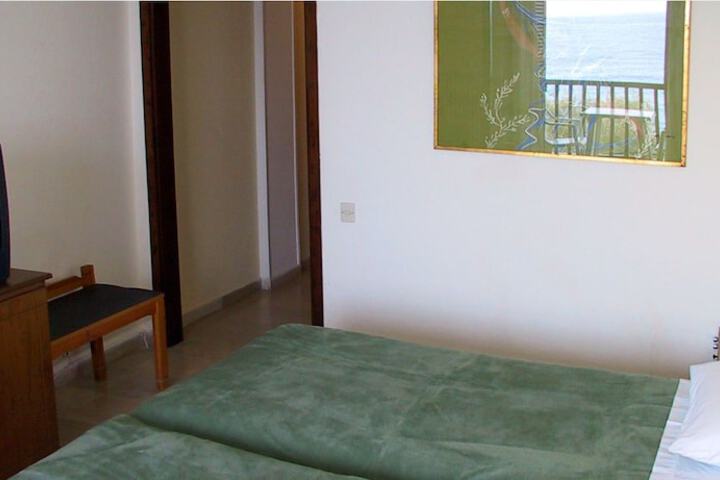 Room 5 of 59