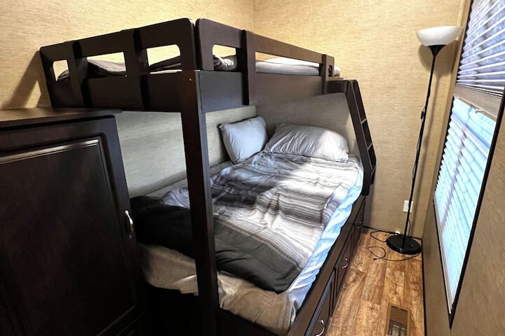 Room 15 of 48