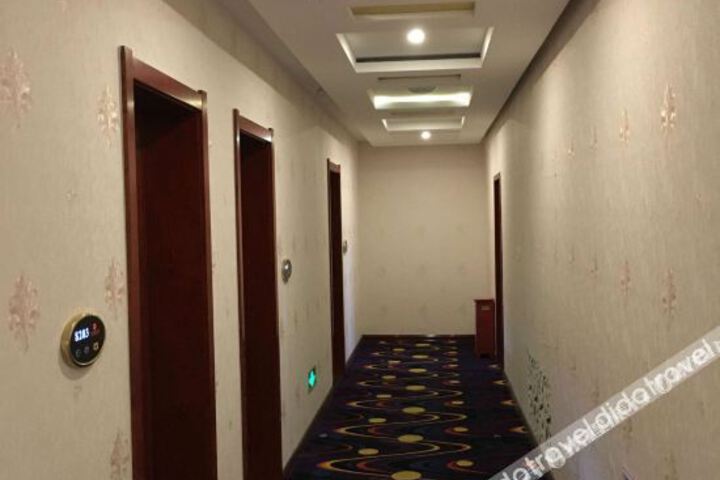 Hotel Interior 4 of 10
