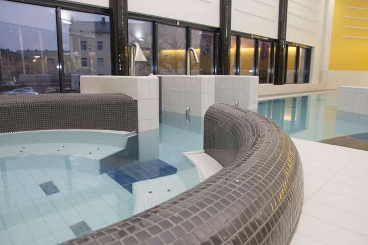 Pool 27 of 48