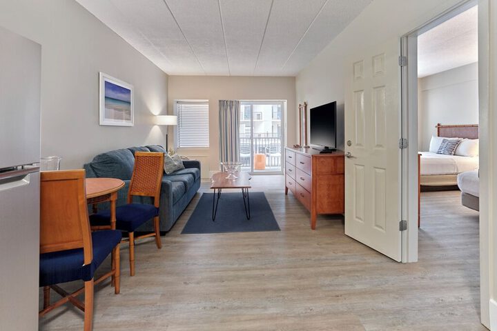 2 Queen Beds Parking Lot View Balcony (17 of 18)