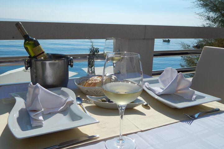 Dining 60 of 72