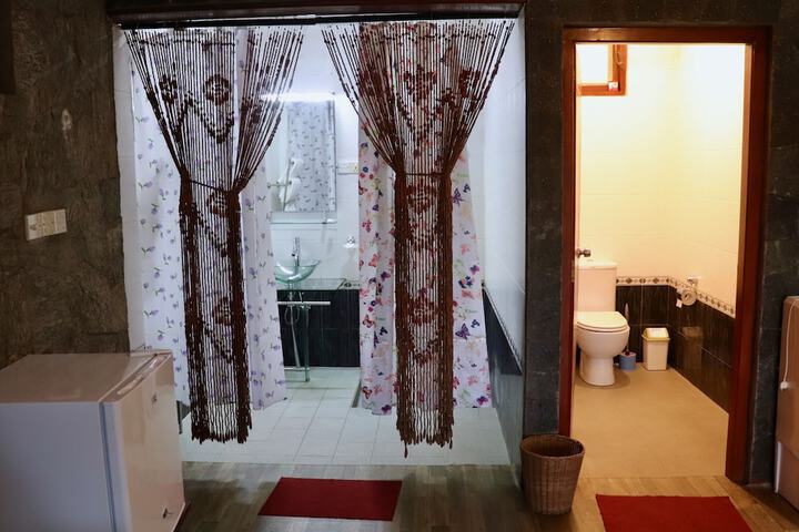 Room 27 of 53