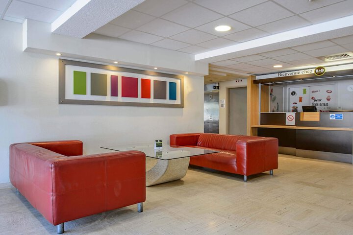 Entrance & Lobby