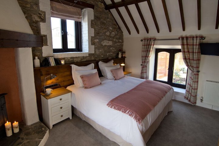 Room 7 of 15