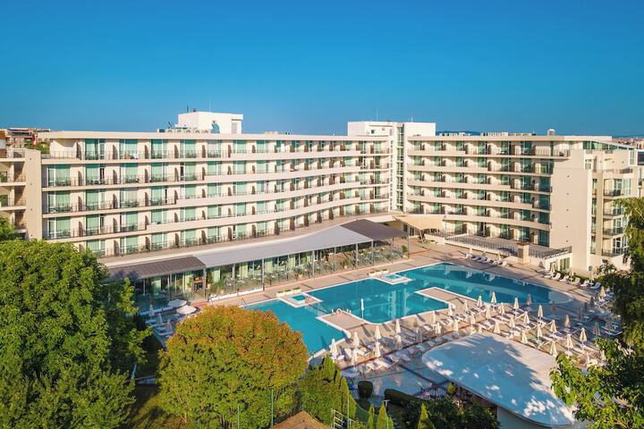 Hotel 74 of 77