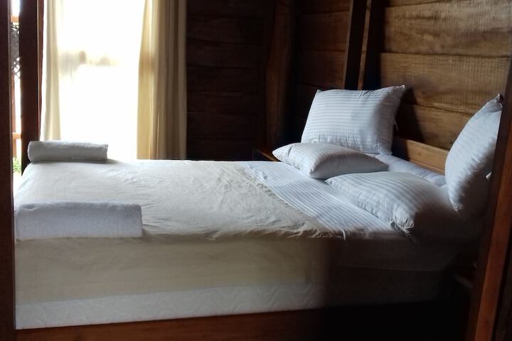 Room 10 of 48
