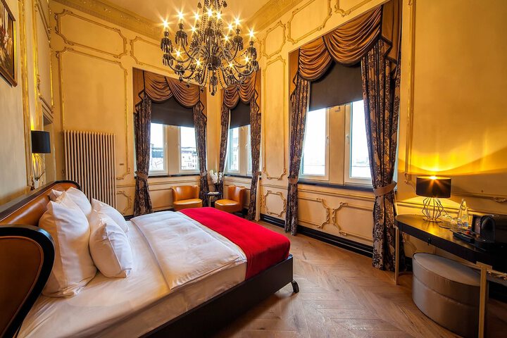Room 25 of 60