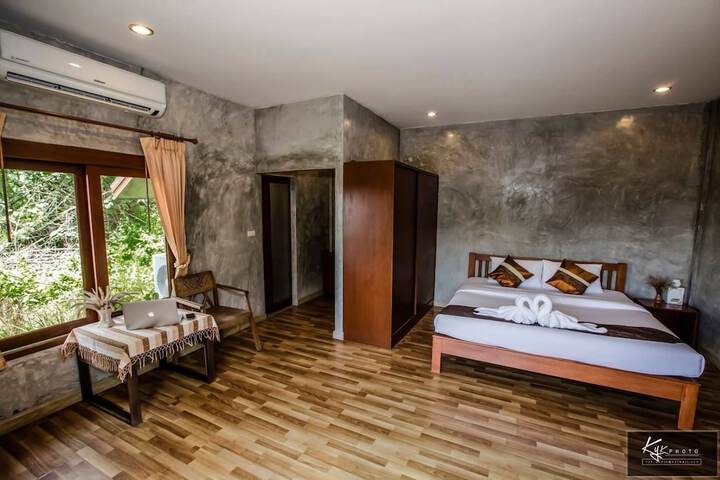 Room 6 of 35