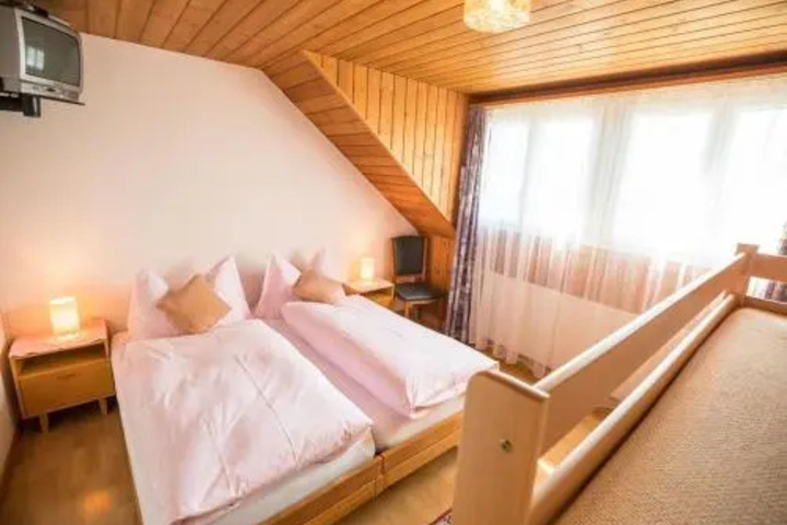 Room 2 of 16