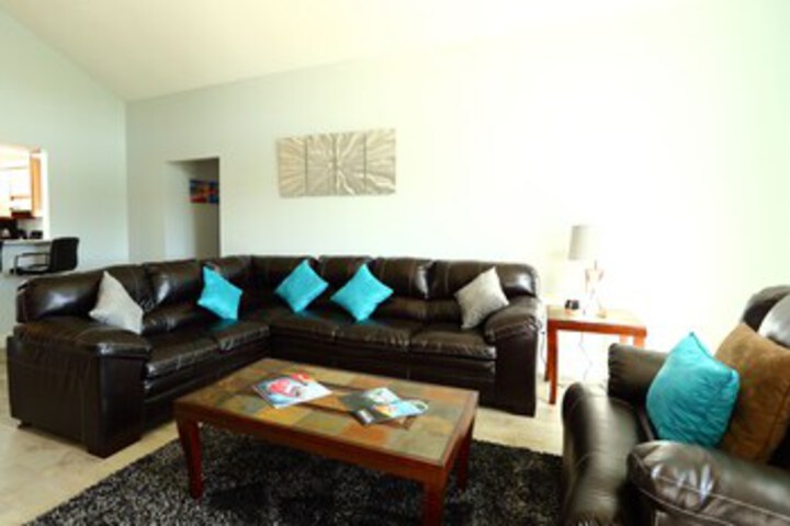 Room 9 of 27