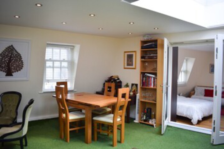 Room 4 of 15