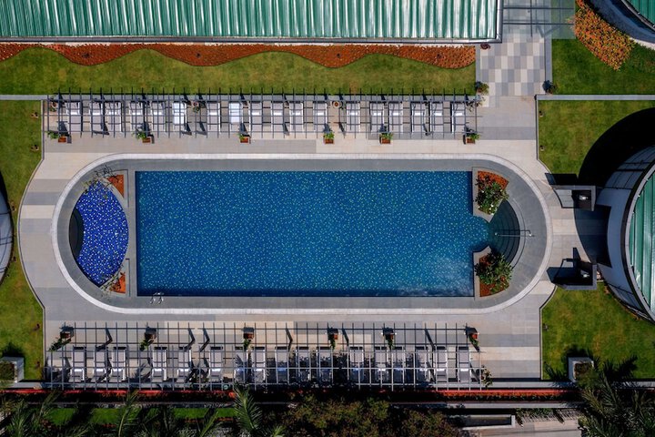 Pool 28 of 65