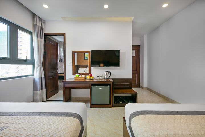 Room 14 of 37
