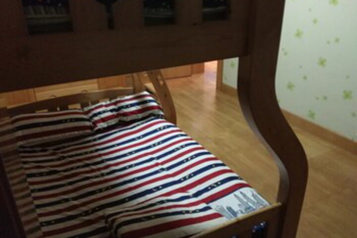Room 6 of 11