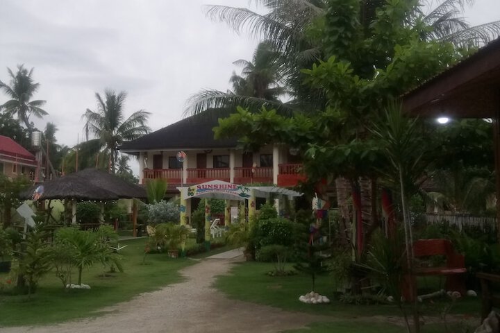 Sunshine Paradise Inn