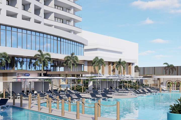 Hotel Pool