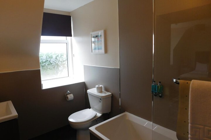 Room 35 of 59