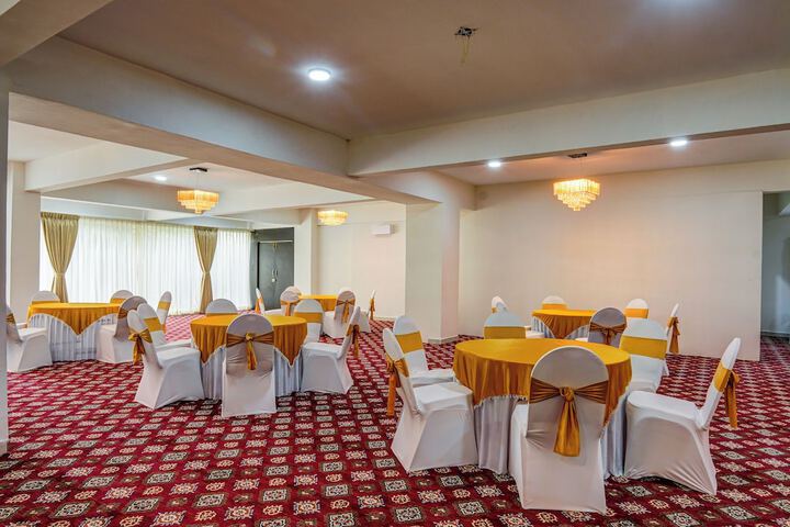 Ballroom/Hall 25 of 31