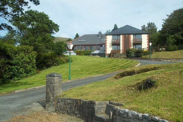 KYLEMORE PASS HOTEL