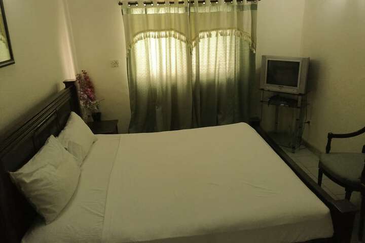 Room 14 of 26