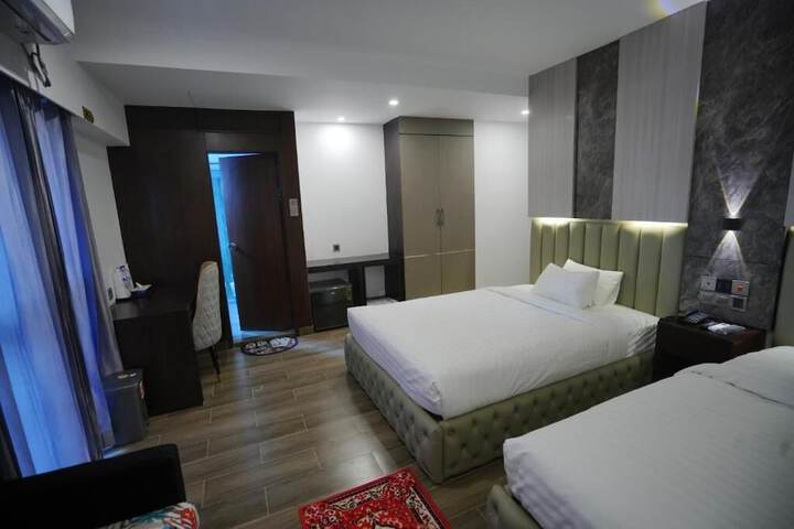 Room 58 of 77