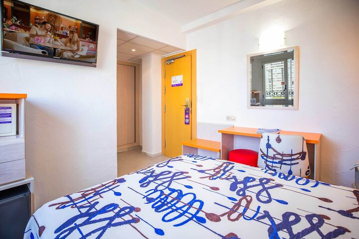 Room 4 of 45