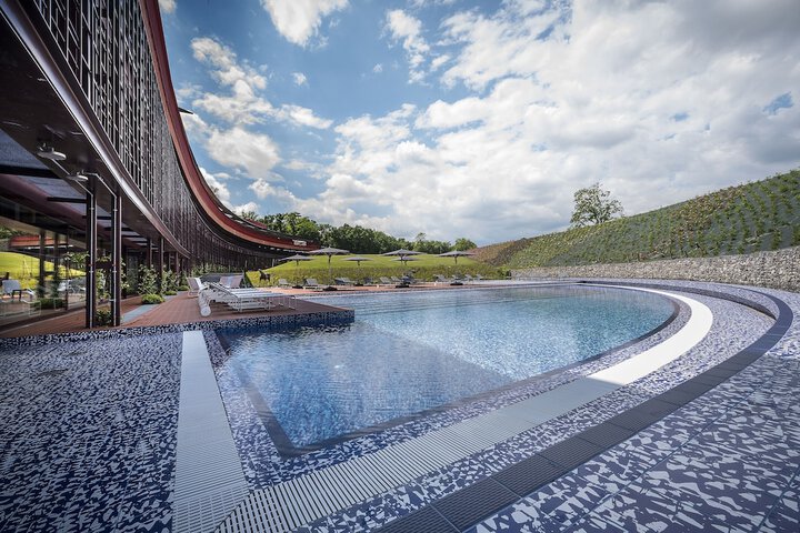 Pool 18 of 39