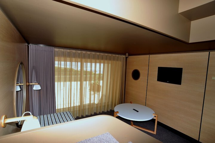 Room 20 of 100