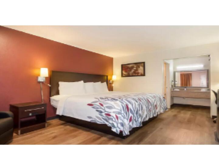 Superior King Bed (6 of 7)