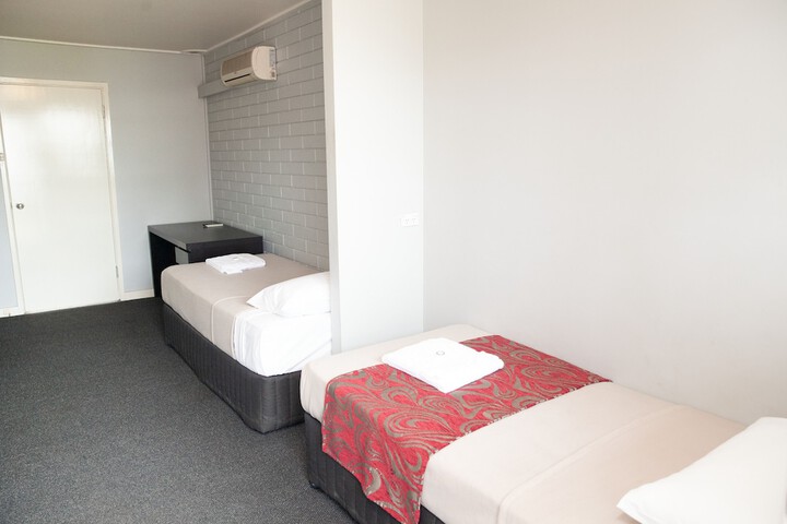 Room 9 of 46