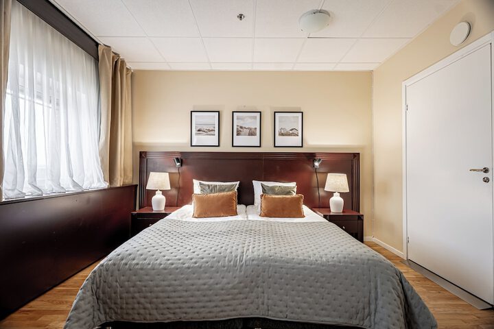 Room 37 of 185