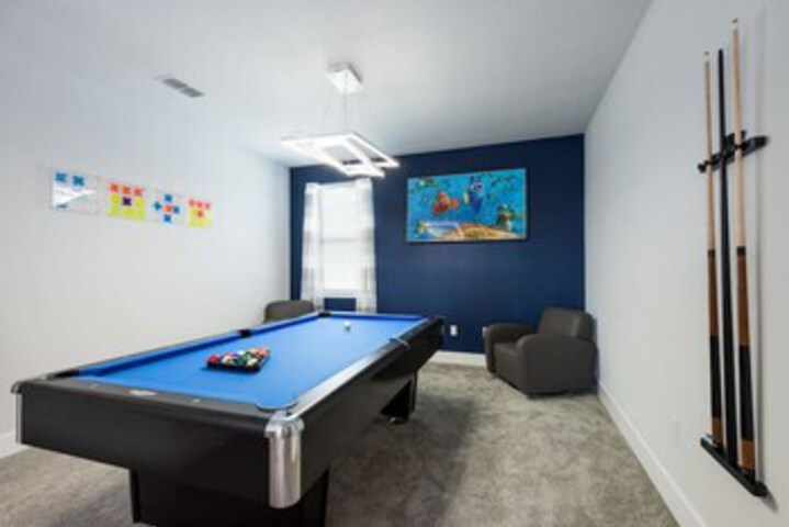 Room 13 of 32