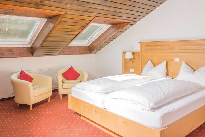 Room 7 of 38